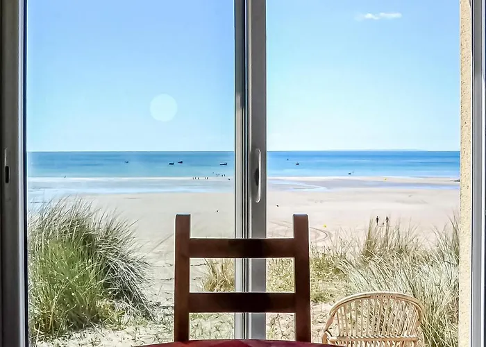 In With House Sea View בית נופש Pirou