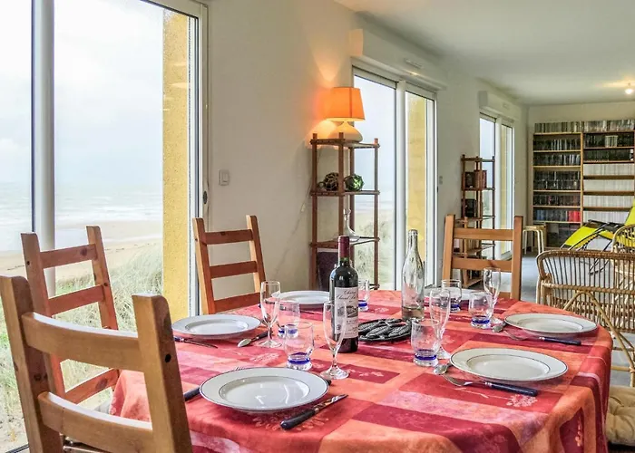 In With House Sea View בית נופש Pirou