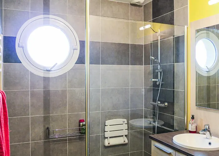 בית נופש In With House Sea View *